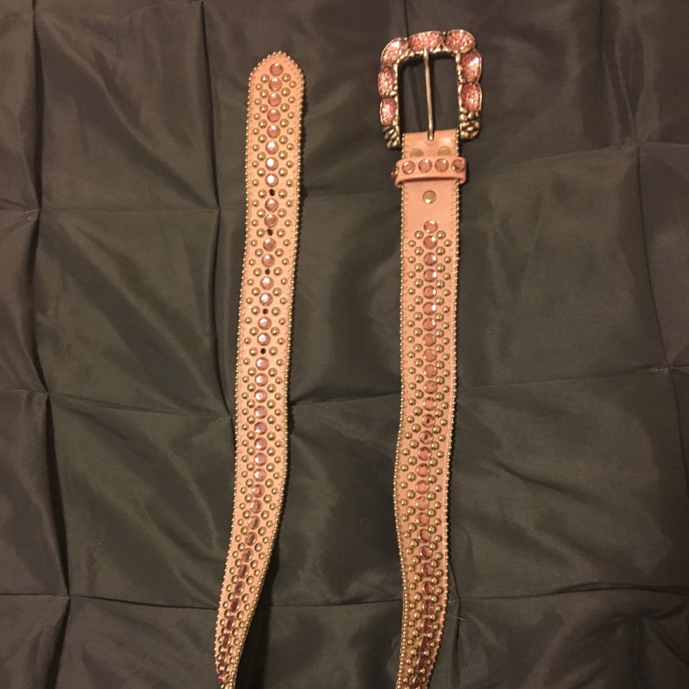 Beautiful women’s Simon pink bling belt!